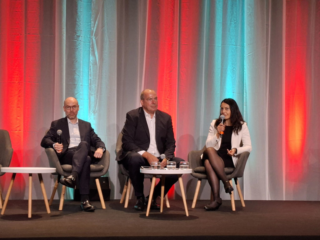From left to right: Prof. Øivind Torkildsen, Prof. Jan Lünemann, and Prof. Marianna Cortese
